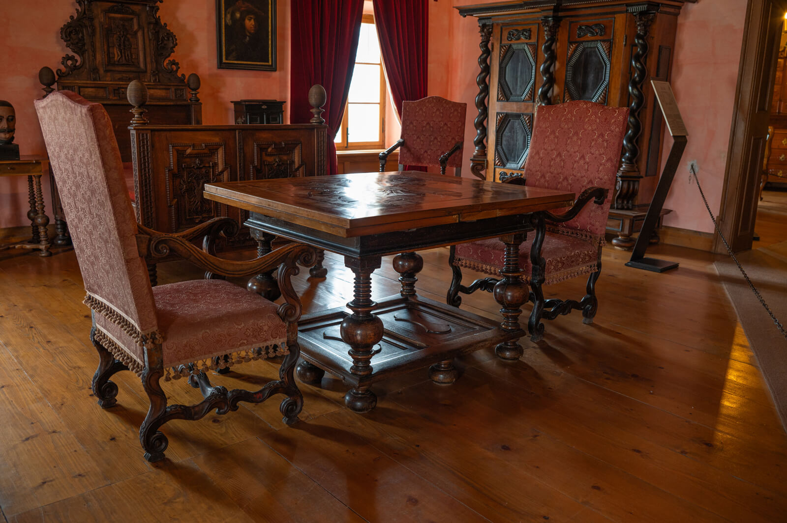 Stol Na Razvlačenje, DT 478